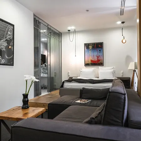Street - Maestro Hotel 4*