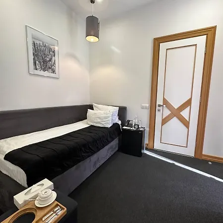 Hotel Street - Maestro Odessa