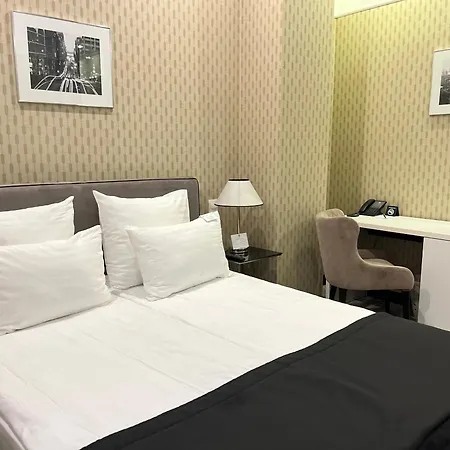 华尔街酒店 酒店 敖德萨