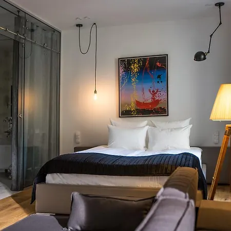 Hotel Street - Maestro 4*