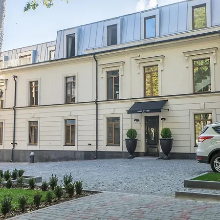 Street - Maestro Hotel 4*