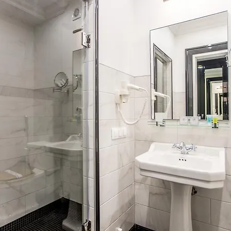 Hotel Street - Maestro 4*