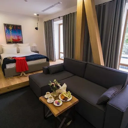 Street - Maestro Hotel 4*