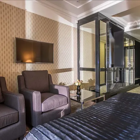 Hotel Street - Maestro 4*