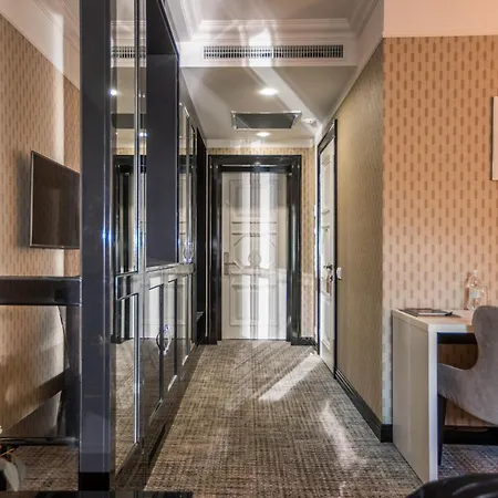 Street - Maestro Hotel Odesa