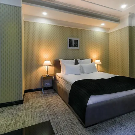 Hotel Street - Maestro 4*
