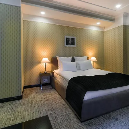 Hotel Street - Maestro 4*