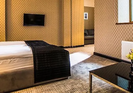 Street - Maestro Hotel