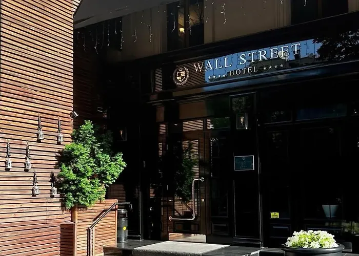 Street - Maestro Otel