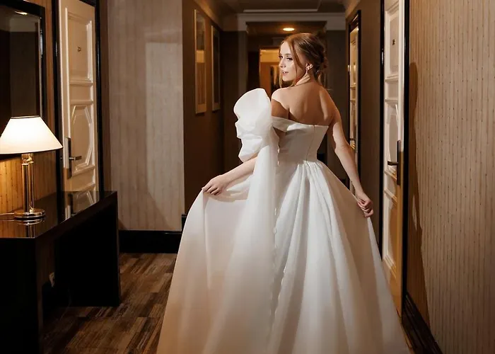 Street - Maestro Otel