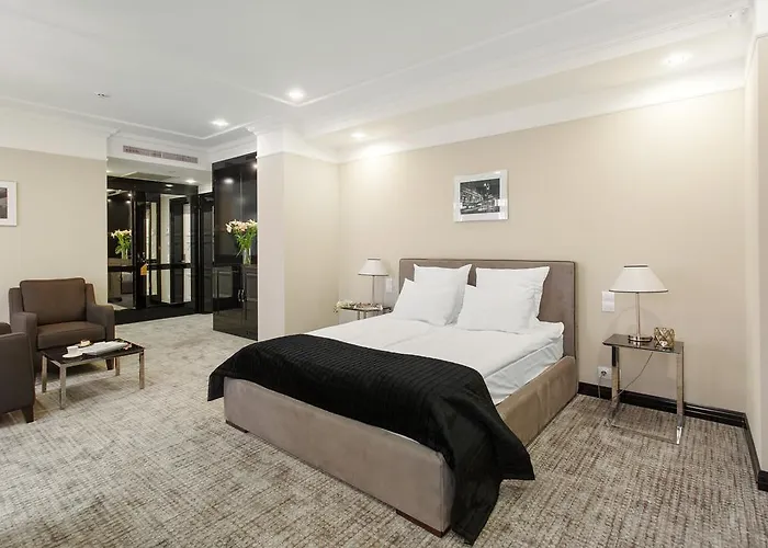 Otel Street - Maestro 4*