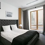 Street - Maestro Hotel 4*