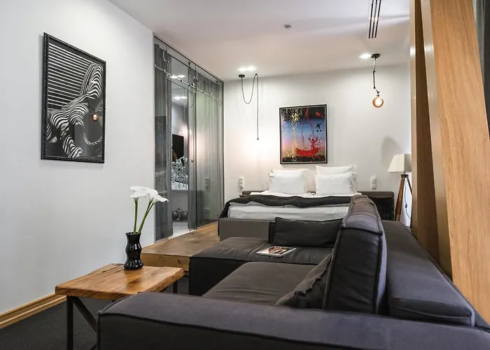 Street - Maestro Hotel 4*