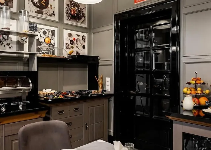 Hotel Street - Maestro 4*