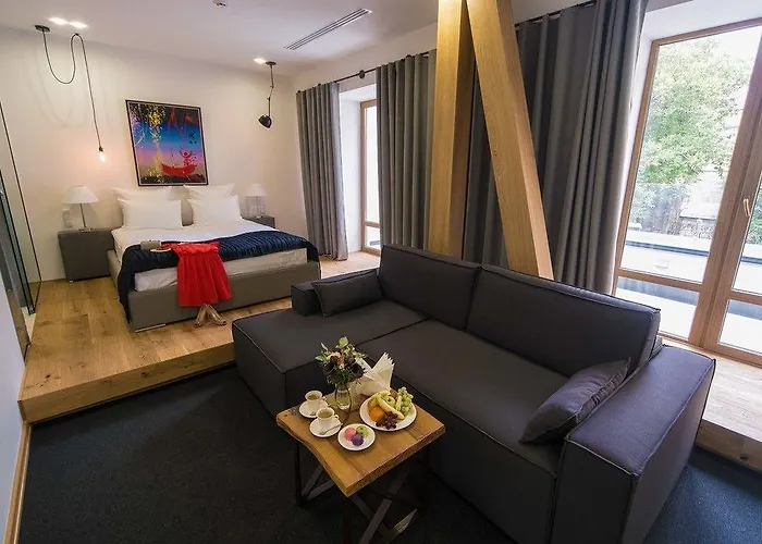 Street - Maestro Hotel 4*