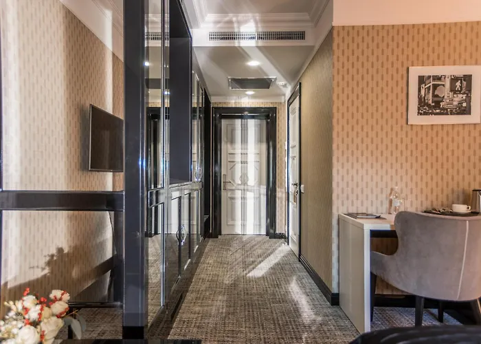 Street - Maestro Hotel Odesa