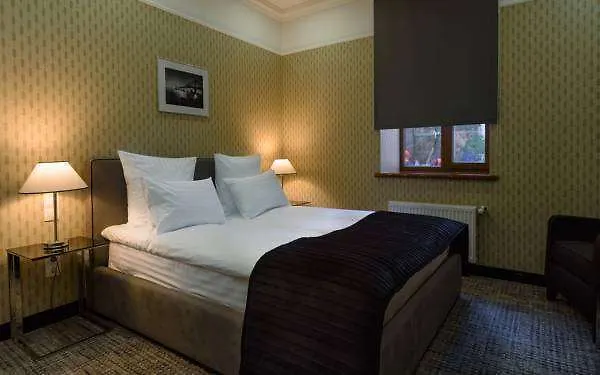 Street - Maestro Hotel 4*