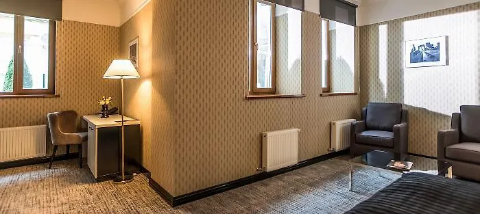 Hotel Street - Maestro 4*