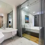 Street - Maestro Hotel 4*
