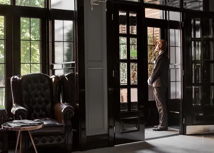 Street - Maestro Отель